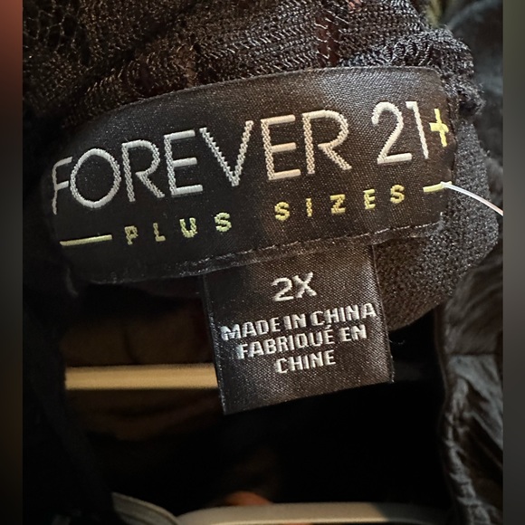 Forever 21+ - dress - Picture 2 of 4